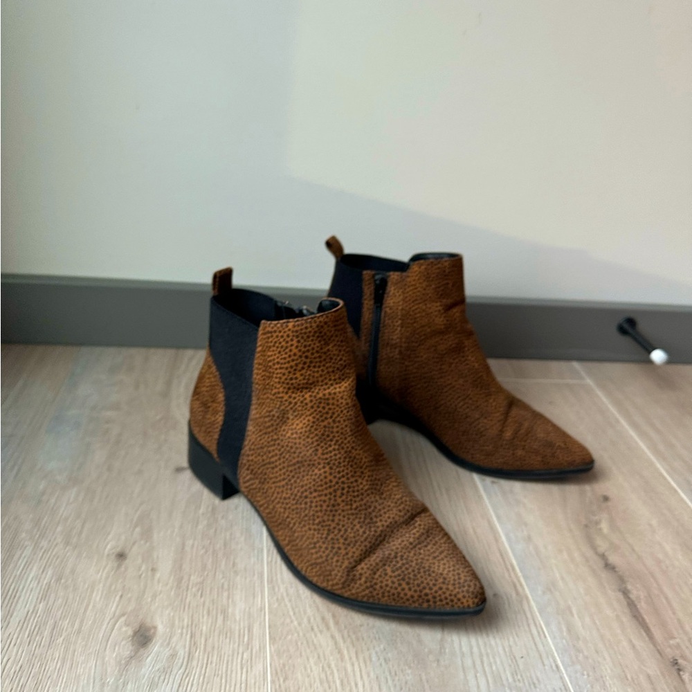 Additional Elle animal print Chelsea boot